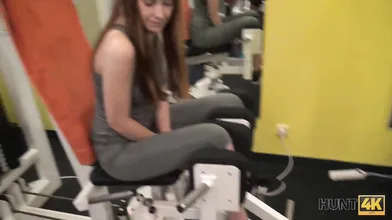 HUNT4K Magnificent chick gives trimmed vagina for cash in the gym