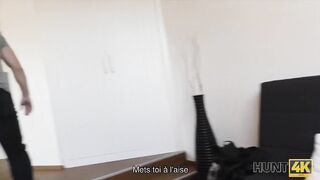 HUNT4K. Hunter aide les  à louer une chambre et frappe des colleen pour cela