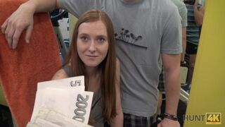 HUNT4K. Babe forgets about workout because of can get cash and dick