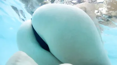 Cassie's Ass Underwater