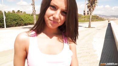 Brunette Russian Foxy Di gets a Faceful