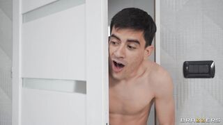 Brazzers: Balls Deep In The MILF's Bubble Bath on XPORN with Jordi El Nino Polla