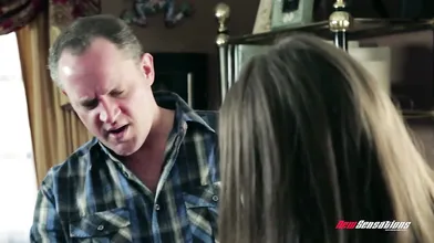 Cheerleader stepdaughter knows what daddy likes