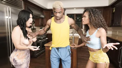 Brazzers: Damn, Damion... Sharked! on XPORN with Scarlit Scandal and Tokyo Lynn