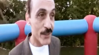 Old dude fucks y0ung pussy on lawn