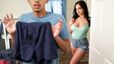 Stepmom Wants Fresh Cum - S1:E6