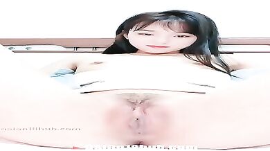 Chinese Live Girl 清纯小妹秒变淫荡欲女道具抽插干净的逼逼特写浪荡呻吟