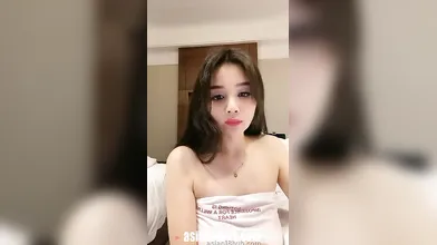 Chinese Live Girl 爆乳女神西东东F杯大奶子坚挺迷人风情万种
