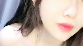 Chinese Live Girl 花臂纹身超棒身材女神白皙美乳裸舞诱惑无毛小骚逼跳蛋伺候
