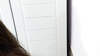 Chinese Live Girl 站立深喉插嘴被憋得两眼生泪换个角度口交