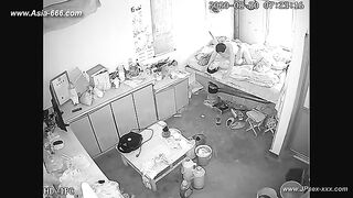 Hackers Use The Camera To Remote Monitoring Of A Lover's Home Life.555