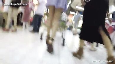 Peeping Chinese Amateur Upskirt.64