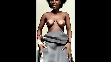 Uganda Girl Shows Her Pussy