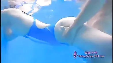 Chinese babe gave a blowjob to her friend while she was in the swimming pool